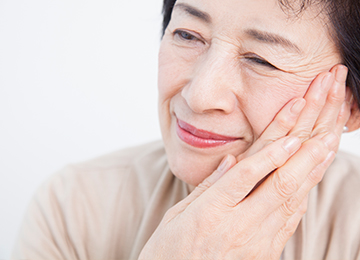 合わない入れ歯、我慢していませんか？